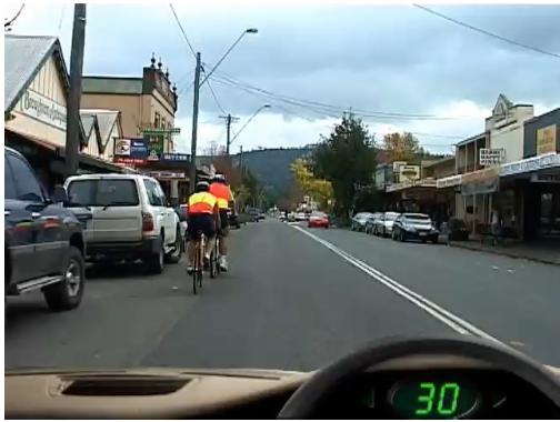 Cyclists in the main street &mdash; hazard perception practice clip 55