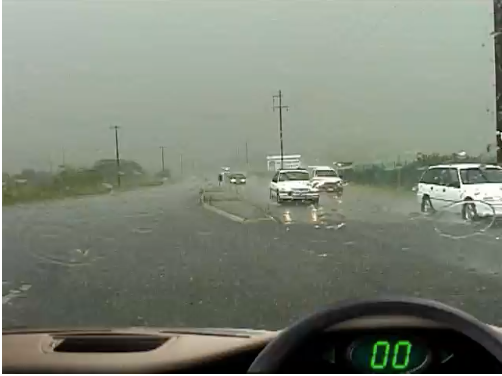 Storm rain and spray &mdash; hazard perception practice clip 67